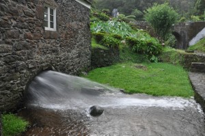 Conheça um Antigo Moinho de Água
