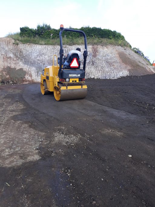 Ampliação do parque de estacionamento junto à igreja - Lomba da Pedreira
