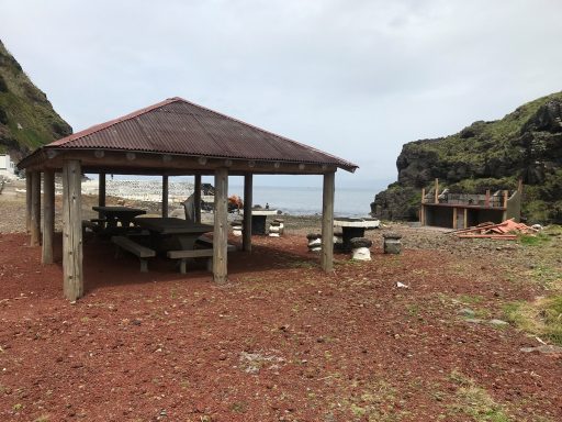 Limpeza e beneficiações na Zona Balnear da Foz da Ribeira