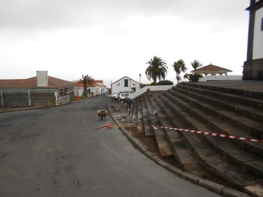 Reparação de passeios em S. Pedro de Nordestinho