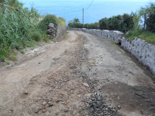 Reabilitação do Caminho do Porto de Pescas e execução de balneários - Vila do Nordeste (a)
