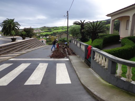 Reparação de Passeios na Rua da Igreja e Rua da Vila Nova - Santo António (2)