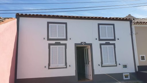 Reabilitação de moradia de habitação social - Rua de Santana, Feteira Pequena