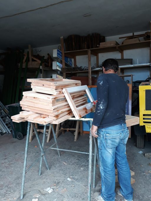 Substituição de janelas da antiga escola primária da Achadinha (atual ATL)