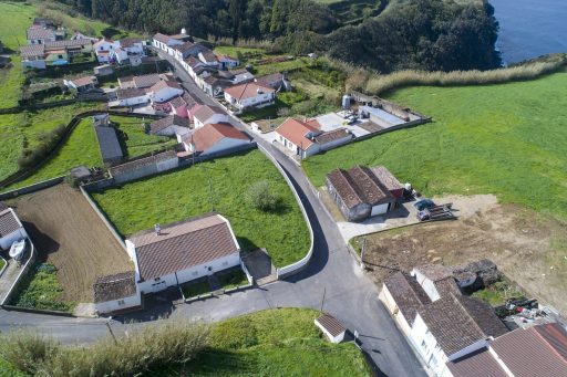 Saneamento básico e pavimentações da Feteira Pequena