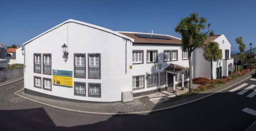 Implementação de equipamento de eficiência energética em edifícios municipais (edifício da Divisão de Obras da CMN)