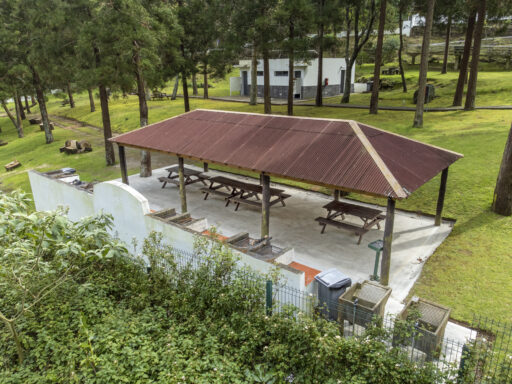 Reparação do pavimento dos palheiros do Parque de Campismo da Feira - 1