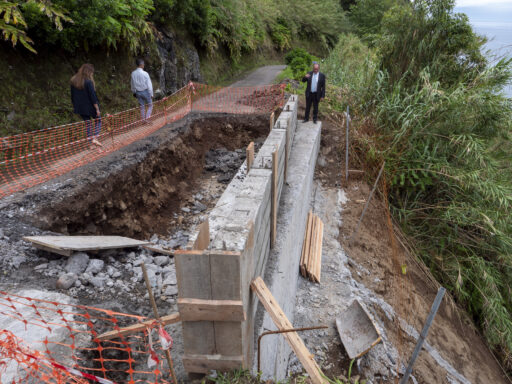 Execução de Muro de Proteção do Caminho do Fojo - Salga