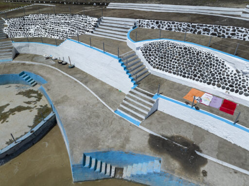 Pintura de toda a envolvente à Piscina da Foz da Ribeira - Vila