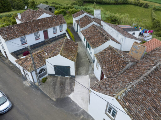 Reparação de Servidão de Acesso às Moradias junto ao Treato da Lomba da Cruz de Baixo