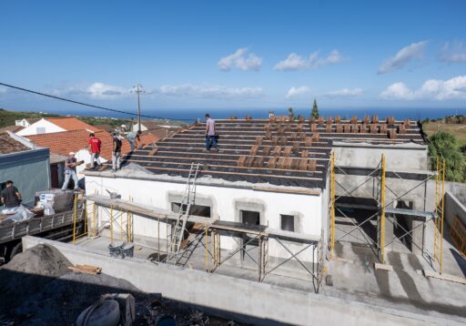 Beneficiação de moradia para habitação social na Rua do Atalho Nº9 - Algarvia 1