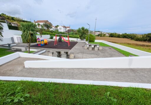 Beneficiação do Parque Infantil da Lomba da Cruz de Cima – Fazenda