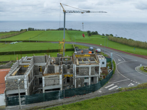 Construção de Três Moradias Unifamiliares (4)