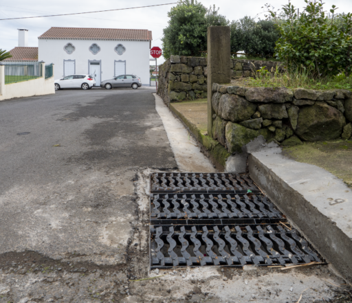 Desvio de águas pluviais na Rua da Fonte e Travessa da Fonte Lomba da Fazenda