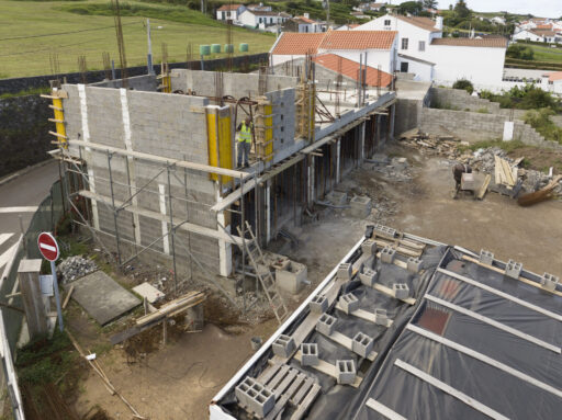 Empreitada de Construção de Três Moradias Unifamiliares sitas a Rua Padre José Pacheco Monte na Vila-de Nordeste 1