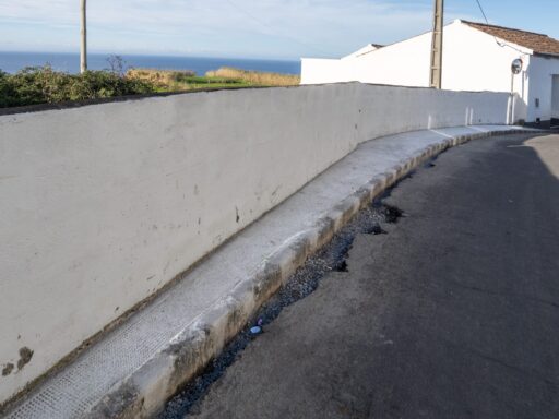 Execução de passeios na Rua Direita Achadinha