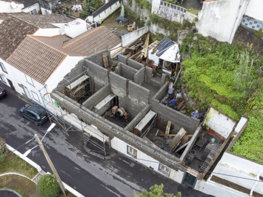 Moradia Social na Rua Jorge Maria Reis Machado no n.º 11 Vila do Nordeste 3