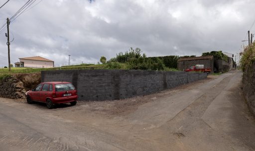 Alargamento da via e construção de muro - Rua da Assomada