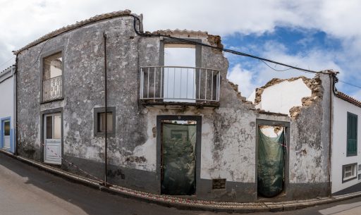 Rua Prior José Lucindo da Graça e Sousa Nº6,8 e 10 – Vila do Nordeste 1