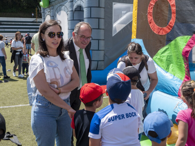 Município proporciona manhã divertida para duas centenas de crianças do Nordeste