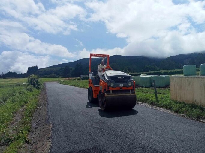 Repavimentação do Caminho do Escampado