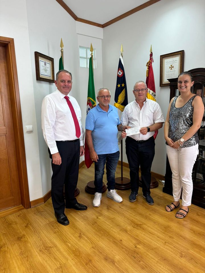 Comissão de Nordestenses do Canadá entrega donativo à Amizade 2000 e à Santa Casa