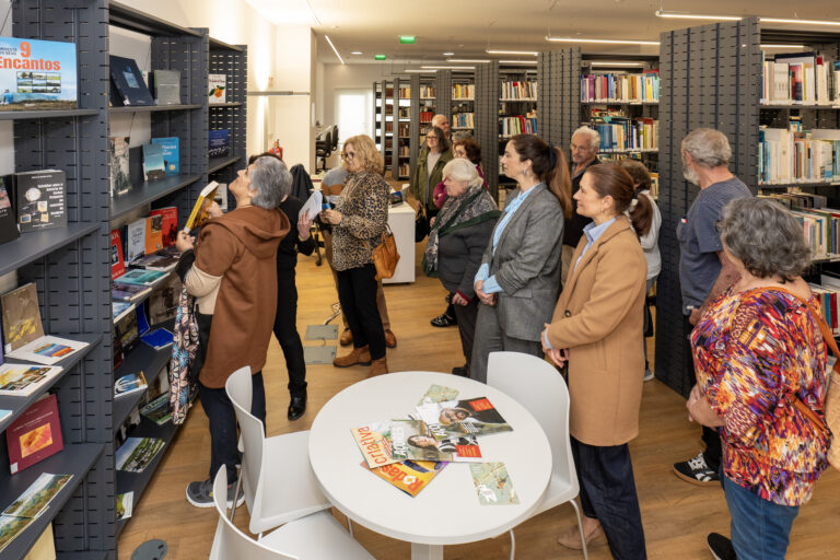 Atividade para idosos na Biblioteca Municipal