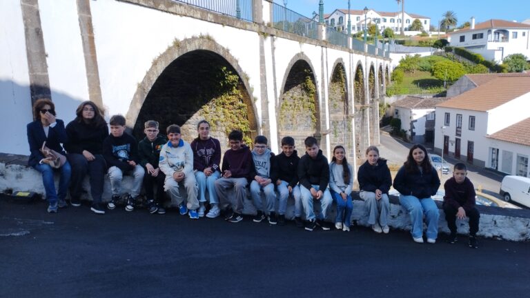Alunos conhecem a história e património da Vila do Nordeste