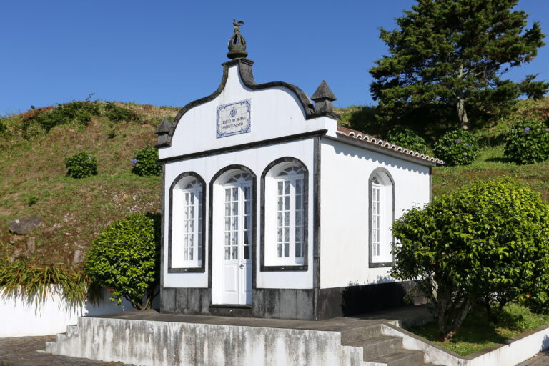 Impérios/Festas do Espírito Santo - Mês de Junho
