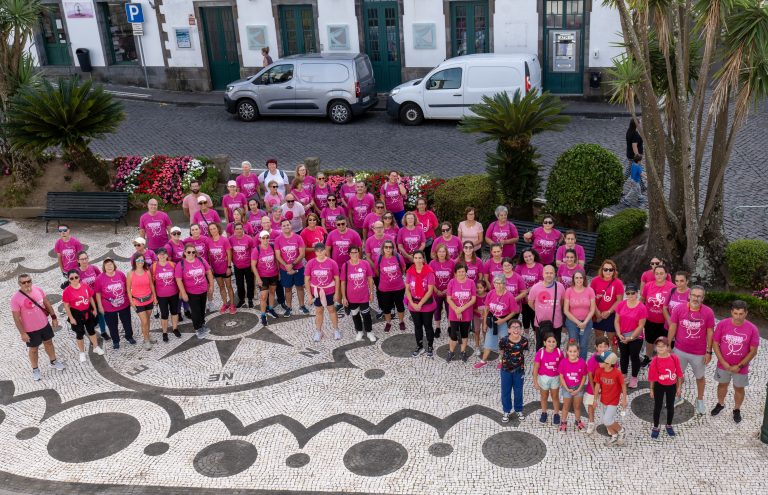Grande adesão a mais uma caminhada pela prevenção do cancro da mama